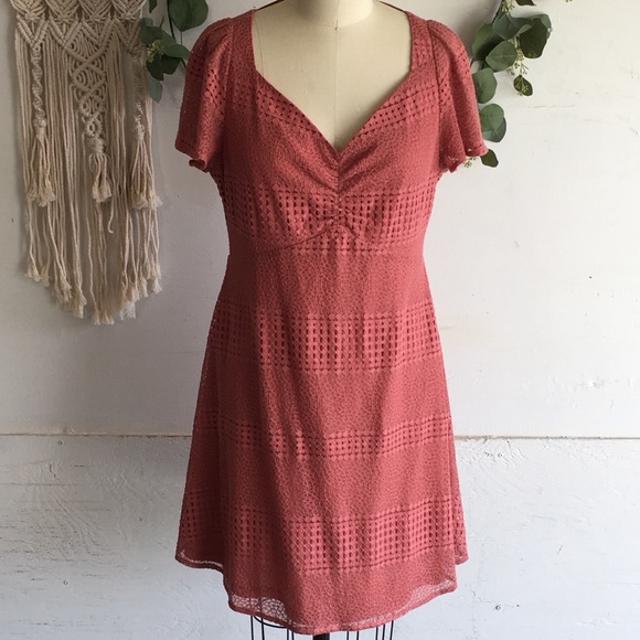 RUCHED CROCHET A-LINE DRESS - Picture 4 of 8